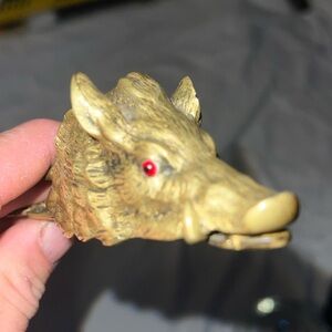 Boars head Victorian letter clip